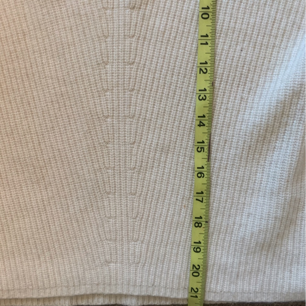 NWOT Uniqlo Cream Ribbed Sweater V-neck Longsleeves Size M - Picture 5 of 6